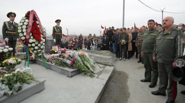 «Եռաբլուր» զինվորական պանթեոնում հարգանքի տուրք են մատուցել գնդապետներ Արթուր Սարգսյանի և Սերգեյ Շաքարյանի հիշատակին