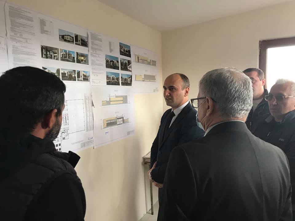 ՀՀ քաղաքաշինության կոմիտեի նախագահի հետ Շիրակի մարզպետարանում քննարկվել են տնակների խնդրի լուծմանն ուղղված աշխատանքների ընթացքը