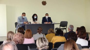 COVID-19-ի դեմ պատվաստումների գործընթացի կազմակերպման հարցերը առողջապահության նախարարի տեղակալները քննարկել են մարզային պոլիկլինիկաներում