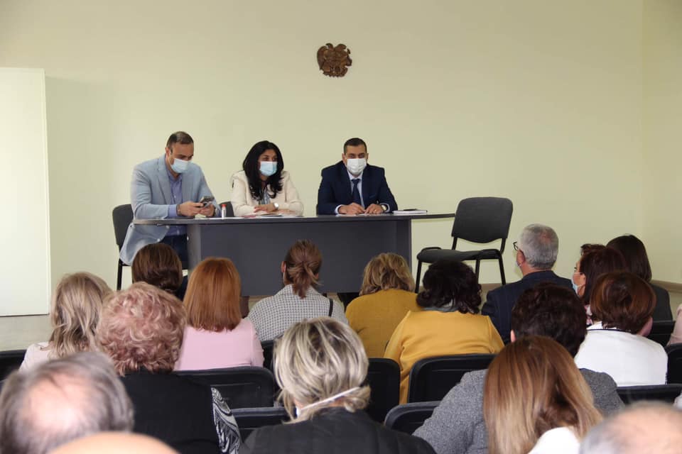 COVID-19-ի դեմ պատվաստումների գործընթացի կազմակերպման հարցերը առողջապահության նախարարի տեղակալները քննարկել են մարզային պոլիկլինիկաներում