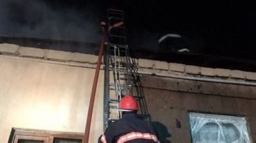 Նոր Խարբերդում տուն է այրվում