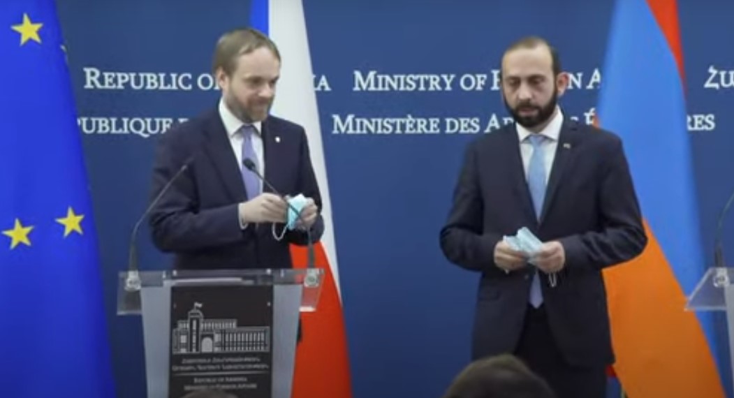 Հայաստանի և Չեխայի ԱԳ նախարարները հանդես են գալիս մամուլի ասուլիսով
