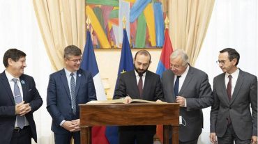 Միրզոյանն ու Ֆրանսիայի Սենատի նախագահը քննարկել են Հարավային Կովկասի տարածաշրջանի անվտանգությանը վերաբերող հարցեր