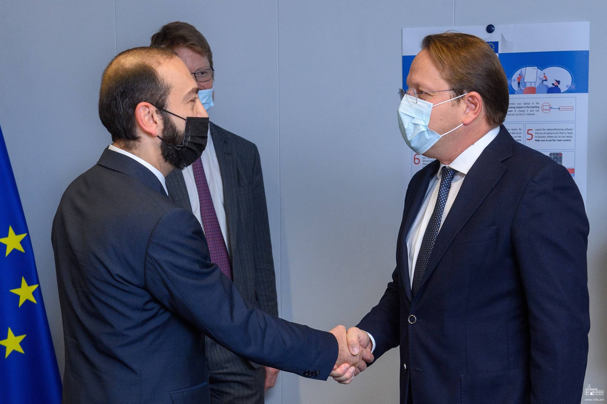 Արարատ Միրզոյանն ու Օլիվեր Վարհեին քննարկել են տարածաշրջանային անվտանգության ու կայունության հարցեր