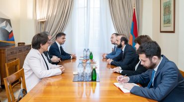 Արարատ Միրզոյանը հանդիպել է Ֆրանսահայ կազմակերպությունների համակարգող խորհրդի համանախագահների հետ