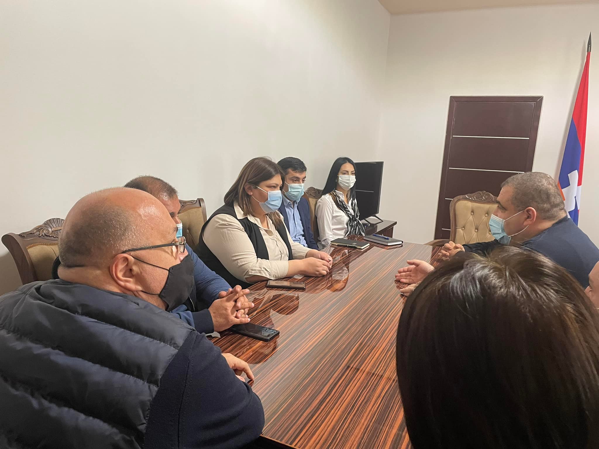Արցախի աշխատանքի, սոցիալական և միգրացիայի հարցերի նախարարն այցելել է ՀՀ-ում ԱՀ կառավարության օպերատիվ շտաբ