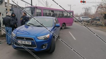 Երևանում բախվել են թիվ 55 երթուղին սպասարկող ավտոբուսն ու Mitsubishi-ն