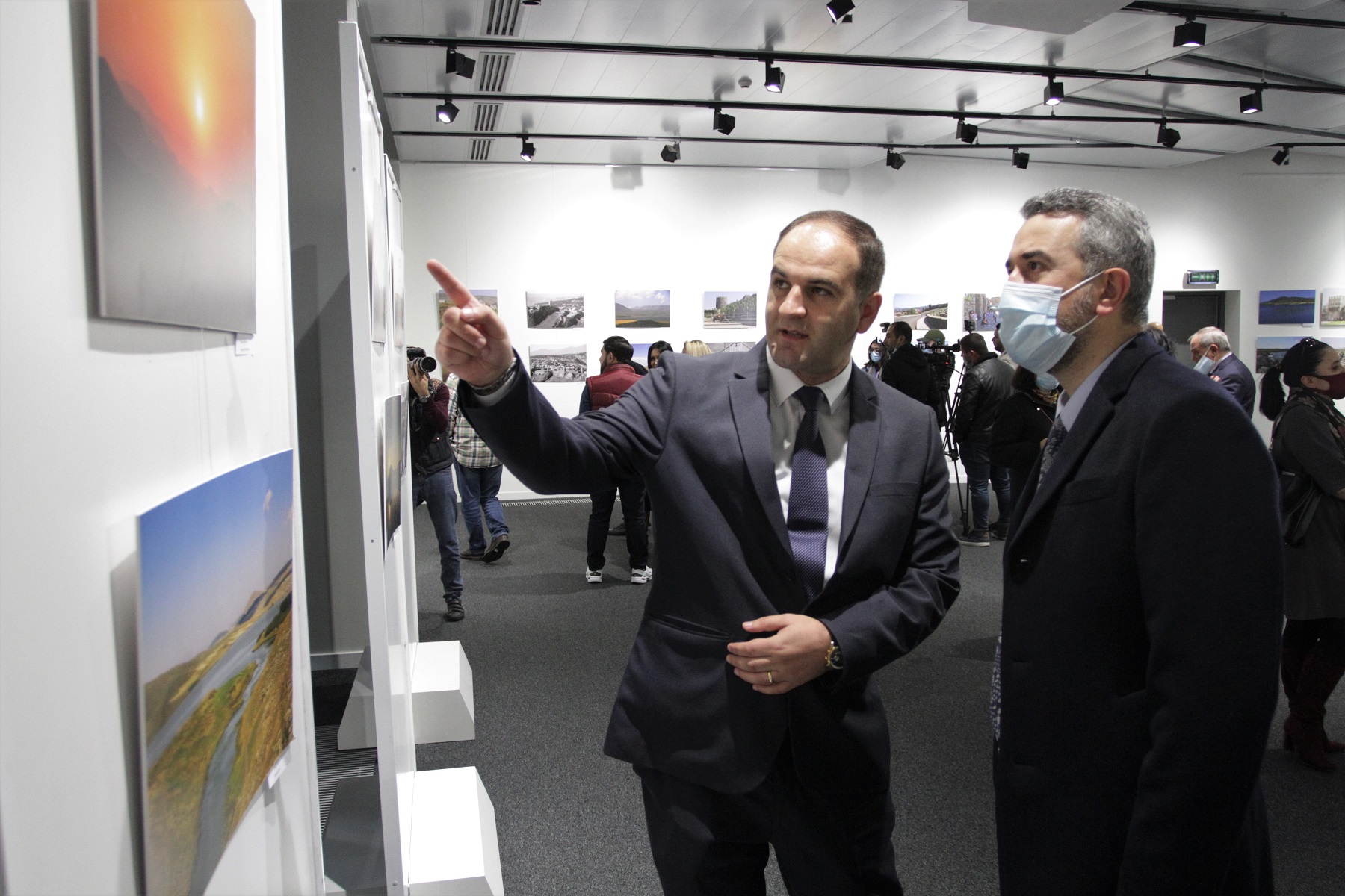«Յուրաքանչյուր լուսանկար ինքնուրույն հայացք է Ջավախքի իրականության և բնության հանդեպ»․ Արա Խզմալյան