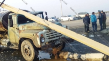 Արարատի մարզում բախվել են 2 Mercedes, 3 Nissan, Volvo, Opel, ՎԱԶ 21015 և ЗИЛ մակնիշի ավտոմեքենաները. ЗИЛ-ը տապալել է էլեկտրասյունը
