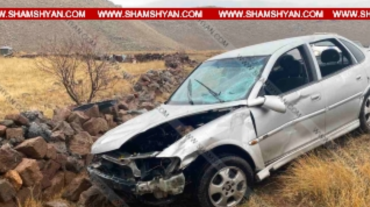 Արագածոտնի մարզում 27-ամյա վարորդը Opel-ով բախվել է հողաթմբին և հայտնվել դաշտում. 5 վիրավորներից 3-ը երեխաներ են