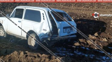 Արագածոտնի մարզում բախվել են Ford Transit-ն ու ВАЗ 2121-ը. վերջինս հայտնվել է դաշտում. կա վիրավոր