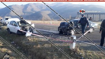 Լոռու մարզում ճակատ ճակատի բախվել են Mercedes-ն ու Nissan Tiida-ն․ կան վիրավորներ