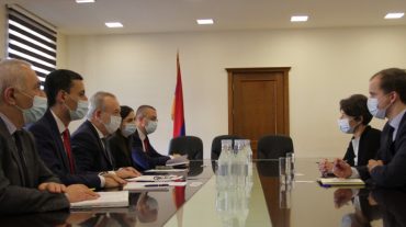 Վահրամ Դումանյանն ընդունել է ՀՀ-ում Էստոնիայի Հանրապետության արտակարգ և լիազոր դեսպան Ռինա Կալյուրանդին