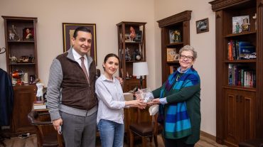 «Հիացած եմ».  ԵՄ դեսպան Անդրեա Վիկտորինն այցելել է Զինվորի տուն