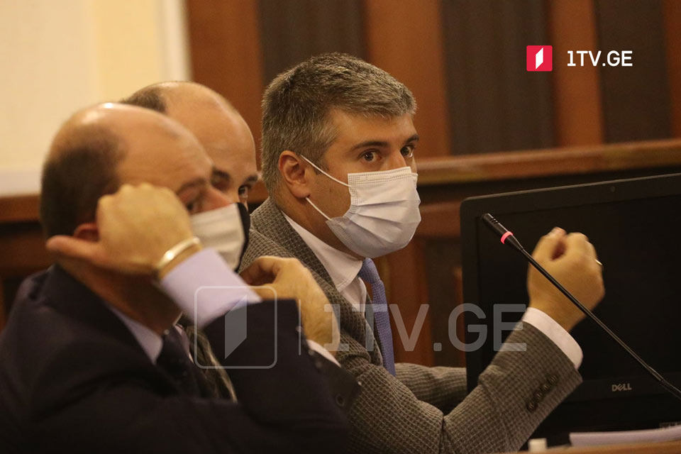 Դատախազը միջնորդություն է ներկայացրել Սաակաշվիլիին դատական նիստերին ներգրավել քրեակատարողական հիմնարկում կամ հեռակա