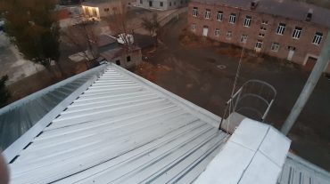 Գյումրիում և Ախուրյանում սուբվենցիոն ծրագրերով բազմաբնակարան շենքերի տանիքներ են վերանորոգվում