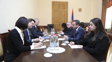 «Չպետք է դադարեցնենք մեր ջանքերը գործադրել՝ խնդիրը խաղաղ ճանապարհով լուծելու համար․ Լյութենբերգը՝ ՀՀ ԱԺ փոխնախագահին
