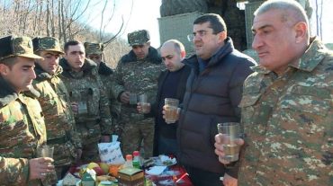 Արցախի նախագահն այցելել է առաջնագիծ և շնորհավորել դիրքապահ զինծառայողների Ամանորը