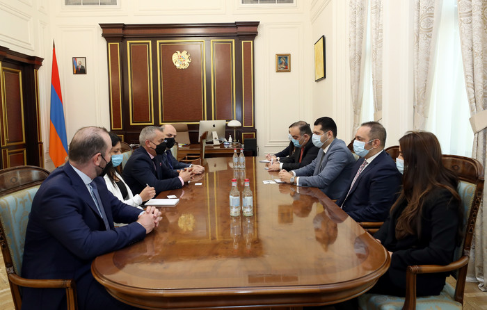 Փոխվարչապետն ընդունել է «Հարդ Ռոք Կաֆե Ինթերնեյշնլի» փոխնախագահին