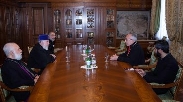 Գարեգին Բ-ն ու Կաթողիկե Հայոց Պատրիարքն անդրադարձել են հայ ժողովրդի առջև ծառացած մարտահրավերներին