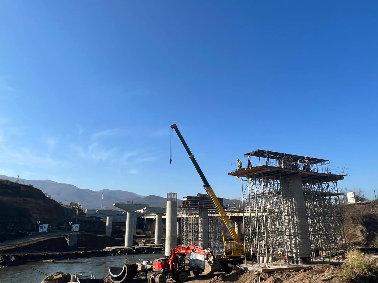 Բագրատաշենի կամրջի շինարարական աշխատանքներն ակտիվ ընթանում են