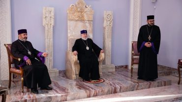Ամենայն Հայոց Կաթողիկոսն իր օրհնությունն ու բարեմաղթանքներն է փոխանցել նորընծա ճեմարանական սարկավագներին