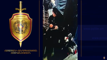 Լուսանկարում պատկերված կինը կասկածվում է գողություն կատարելու մեջ