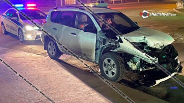 Գյումրիում բախվել են Toyota Rav 4-ն ու ՀՀ ՊՆ КамАЗ-ը