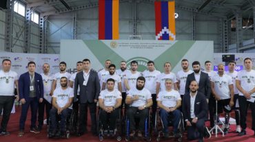Հաշմանդամություն ունեցող մարզիկները որոշել են սեղմում հենարանից վարժության Հայաստանի չեմպիոններին
