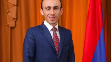 Արցախի պետնախարարը ստացել է կորոնավիրուսի դեմ պատվաստման խթանիչ դեղաչափ