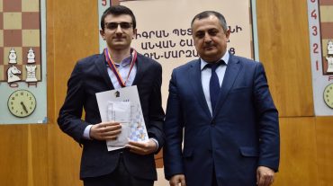 Կարեն Գիլոյանը մասնակցել է շախմատի Հայաստանի տղամարդկանց և կանանց առաջնության հաղթողների պարգևատրման արարողությանը