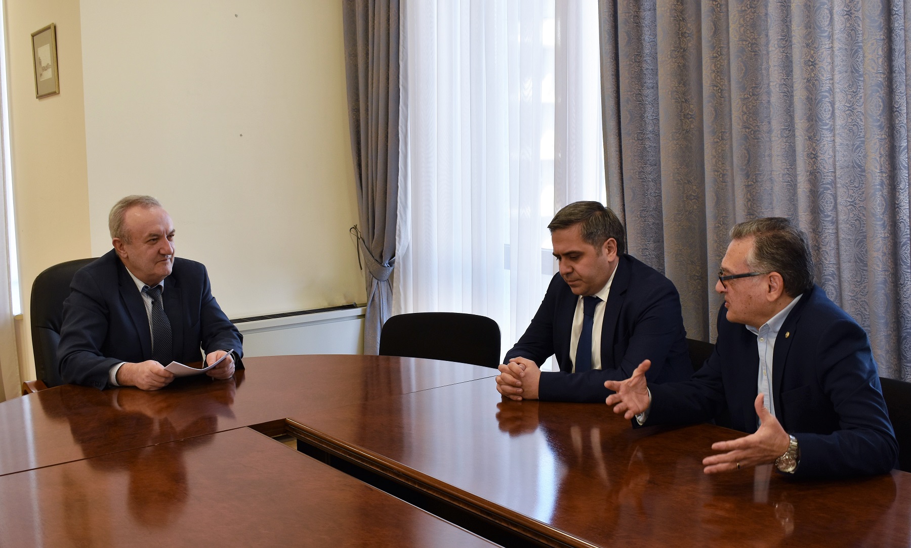 Քննարկվել են ազգային մարզադաշտի կառուցմանը, Հայաստանում առաջին անգամ ֆուտբոլի սիրողական առաջնության անցկացմանն առնչվող հարցեր