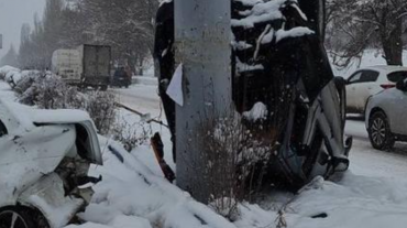 Շղթայական վթար Երևան-Սևան ավտոճանապարհին․ մեքենաներից մեկը շրջվել է․ կա տուժած
