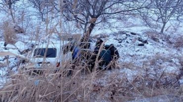 Օհանավան գյուղի մոտ բախվել են «Ford Transit»-ը և «VAZ-2121»-ը․ վերջինս հայտնվել է մոտակա այգում