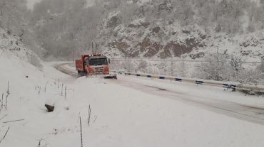 Սաստիկ բքի պատճառով Մեղրիի լեռնանցքը փակ է