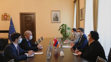 Վրաստանում ՀՀ դեսպանը հանդիպել է Վրաստանի խորհրդարանի նախագահի հետ