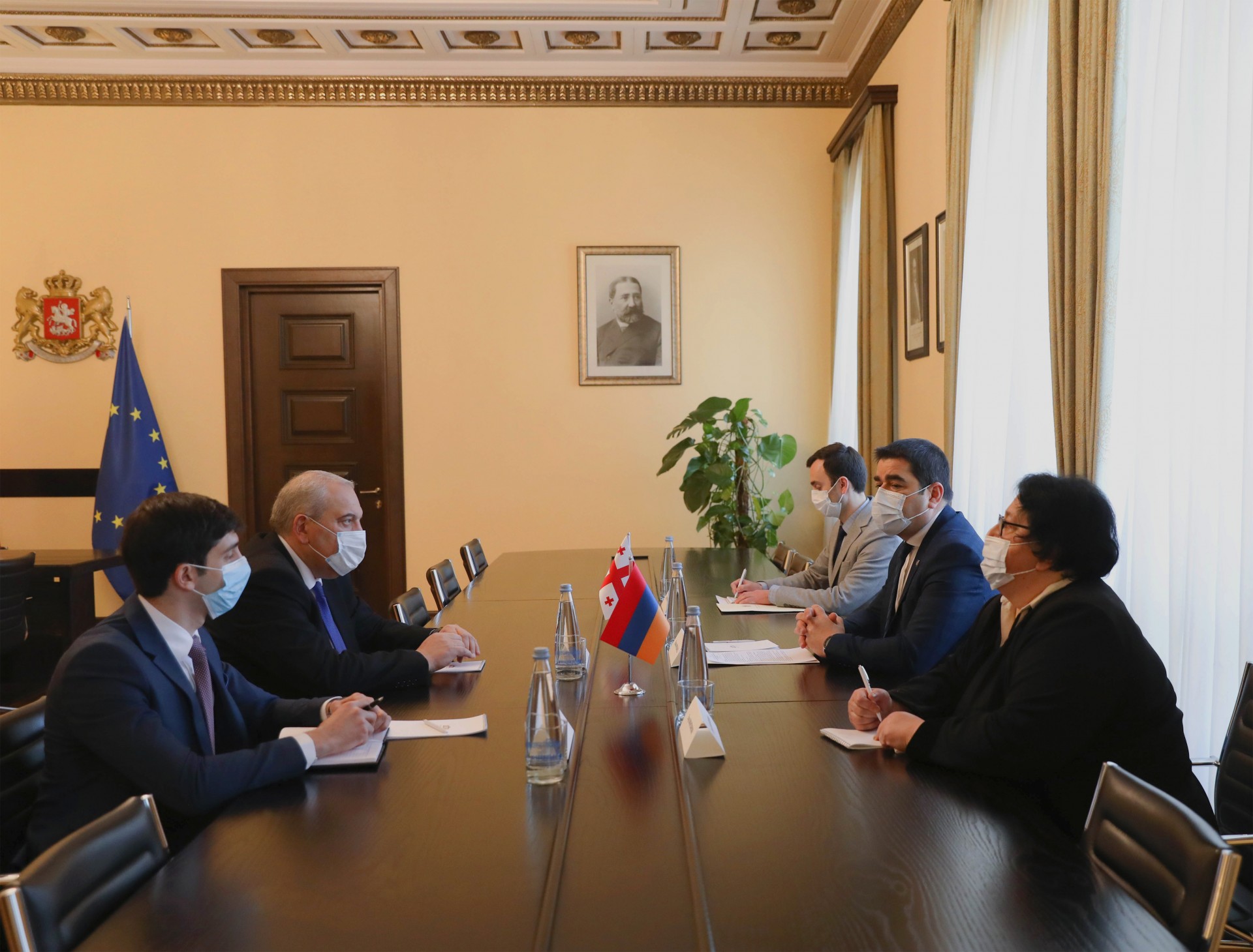 Վրաստանում ՀՀ դեսպանը հանդիպել է Վրաստանի խորհրդարանի նախագահի հետ
