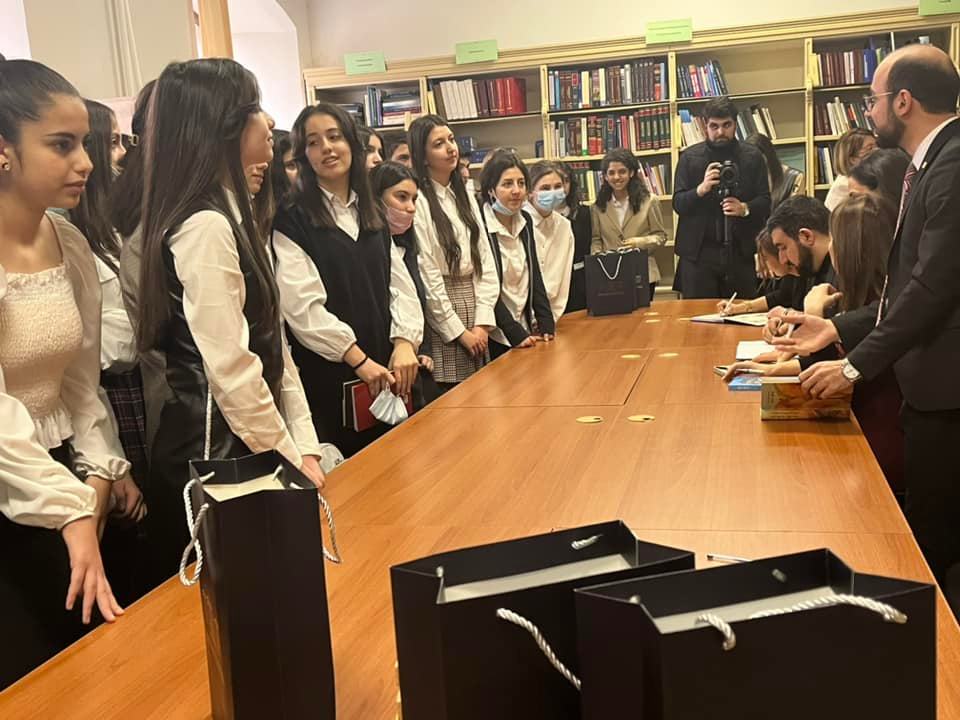 Խորհրդարանում նշվել է Գիրք նվիրելու օրը