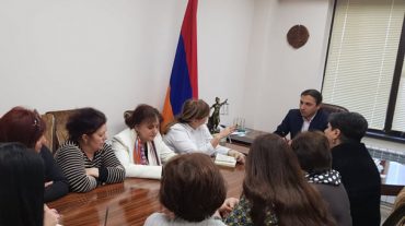 Արցախի ՄԻՊ-ն ընդունել է «Փախստական կանանց միավորում» ՀԿ անդամներին