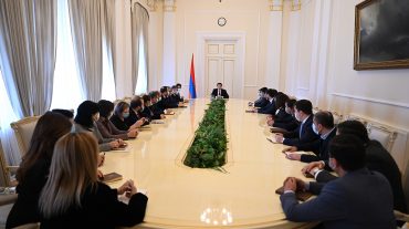 ՀՀ նախագահի լիազորությունները իրականացնող Ալեն Սիմոնյանը հանդիպել է նախագահի աշխատակազմի հետ