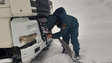 Փրկարարներն արգելափակումից դուրս են բերել 14 բեռնատար ավտոմեքենա
