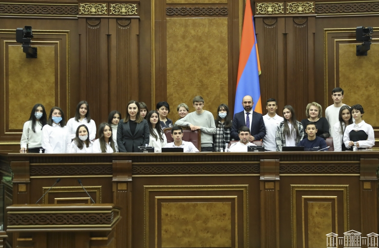 Ազգային ժողովը հյուրընկալել է աշակերտների ու ուսուցիչների