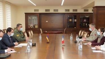 Սուրեն Պապիկյանն ընդունել է Ֆրանսիայի դեսպան Անն Լույոյին և ռազմական կցորդ Ֆրեդերիկ Կամպոսին