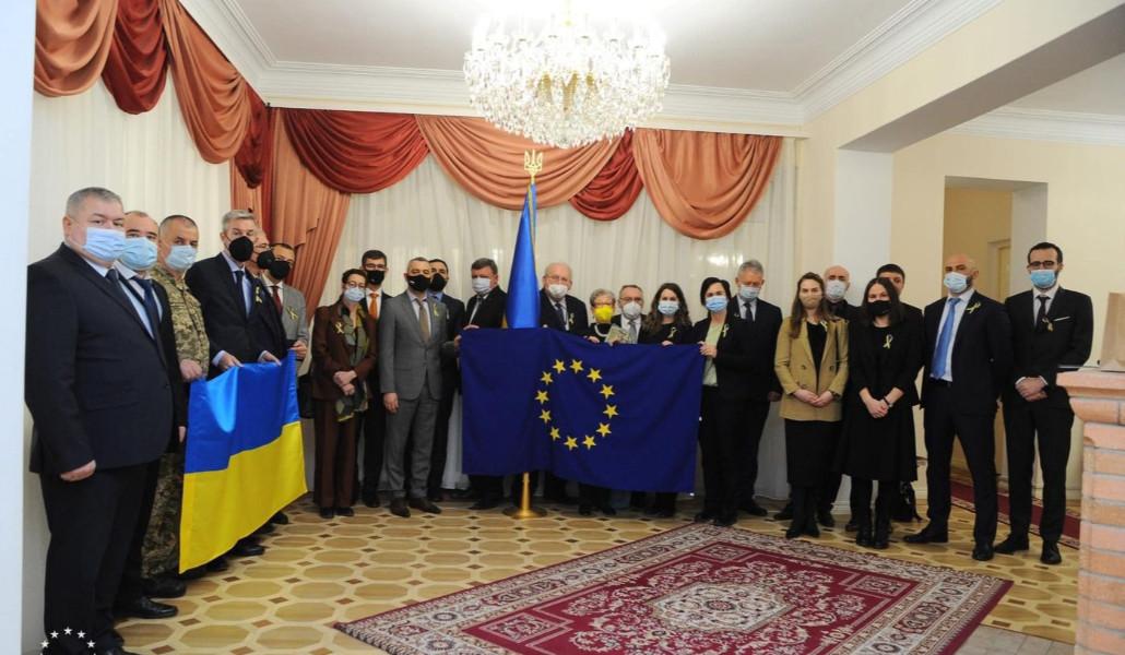 Երևանում ԵՄ երկրների դեսպանությունների ներկայացուցիչներն այցելել են Ուկրաինայի դեսպանատուն