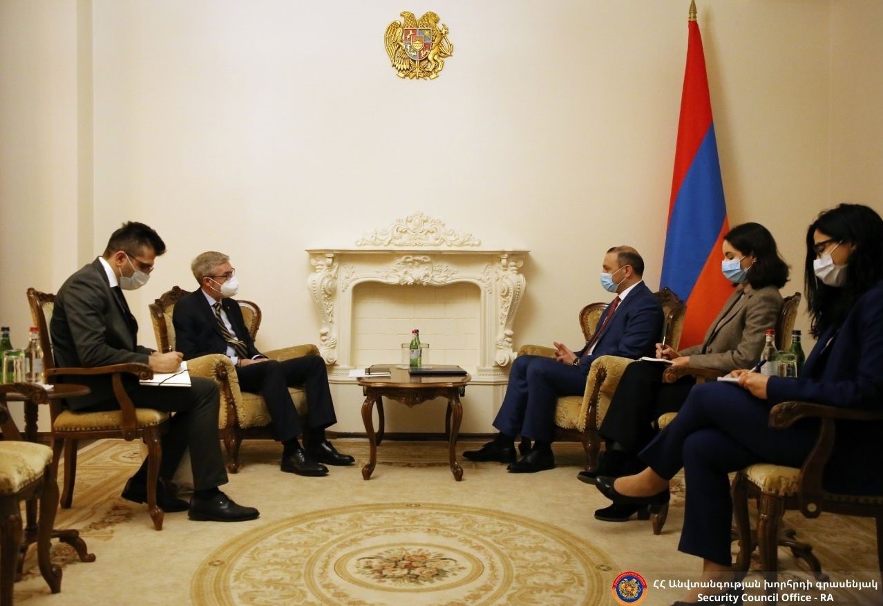 ԱԽ քարտուղարը Շվեդիայի դեսպանին է ներկայացրել Հայաստանի դիրքորոշումը հայ-թուրքական հարաբերությունների վերաբերյալ
