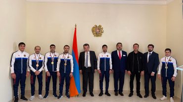 Մարմնամարզության տղամարդկանց ազգային հավաքականին ընդունել է Կատարում ՀՀ դեսպանը