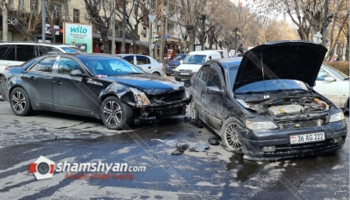 Երևանում բախվել են Cadillac-ն ու Opel Astra-ն. կա վիրավոր