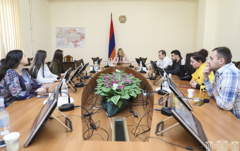 Անուշ Բեղլոյանը հանդիպել է ուսանողների հետ