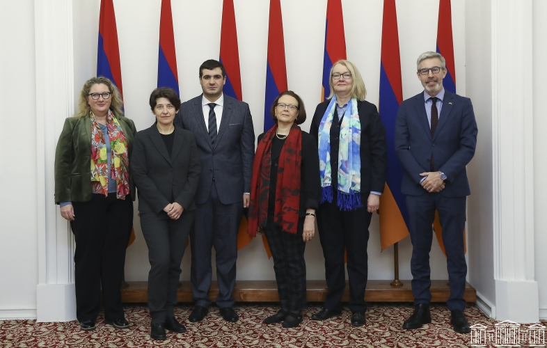 Արման Եղոյանն ընդունել է Հայաստանում հավատարմագրված մի խումբ դեսպանների