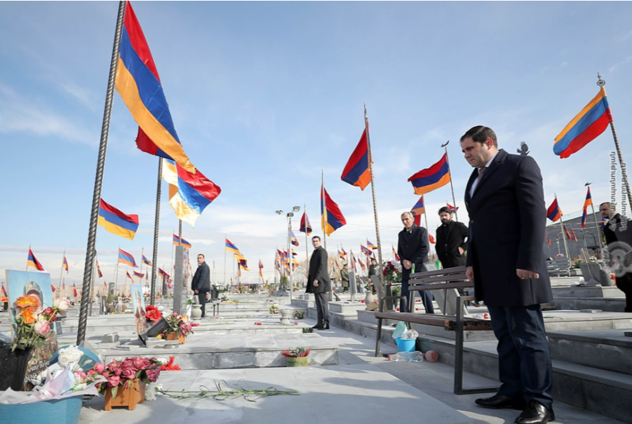 Սուրեն Պապիկյանը հարգանքի տուրք է մատուցել Վազգեն Սարգսյանի հիշատակին